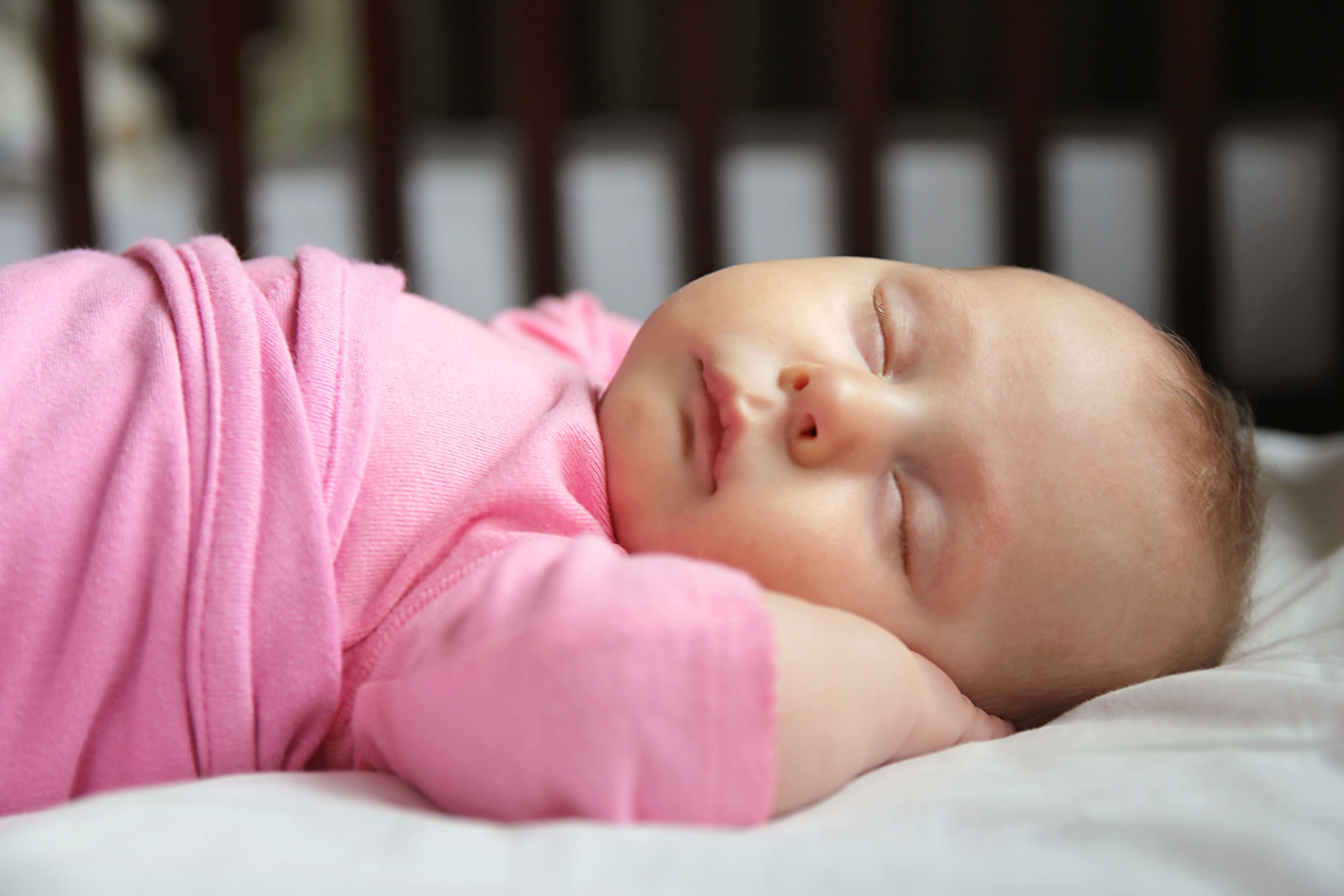 Los recien nacidos best sale pueden dormir con almohada